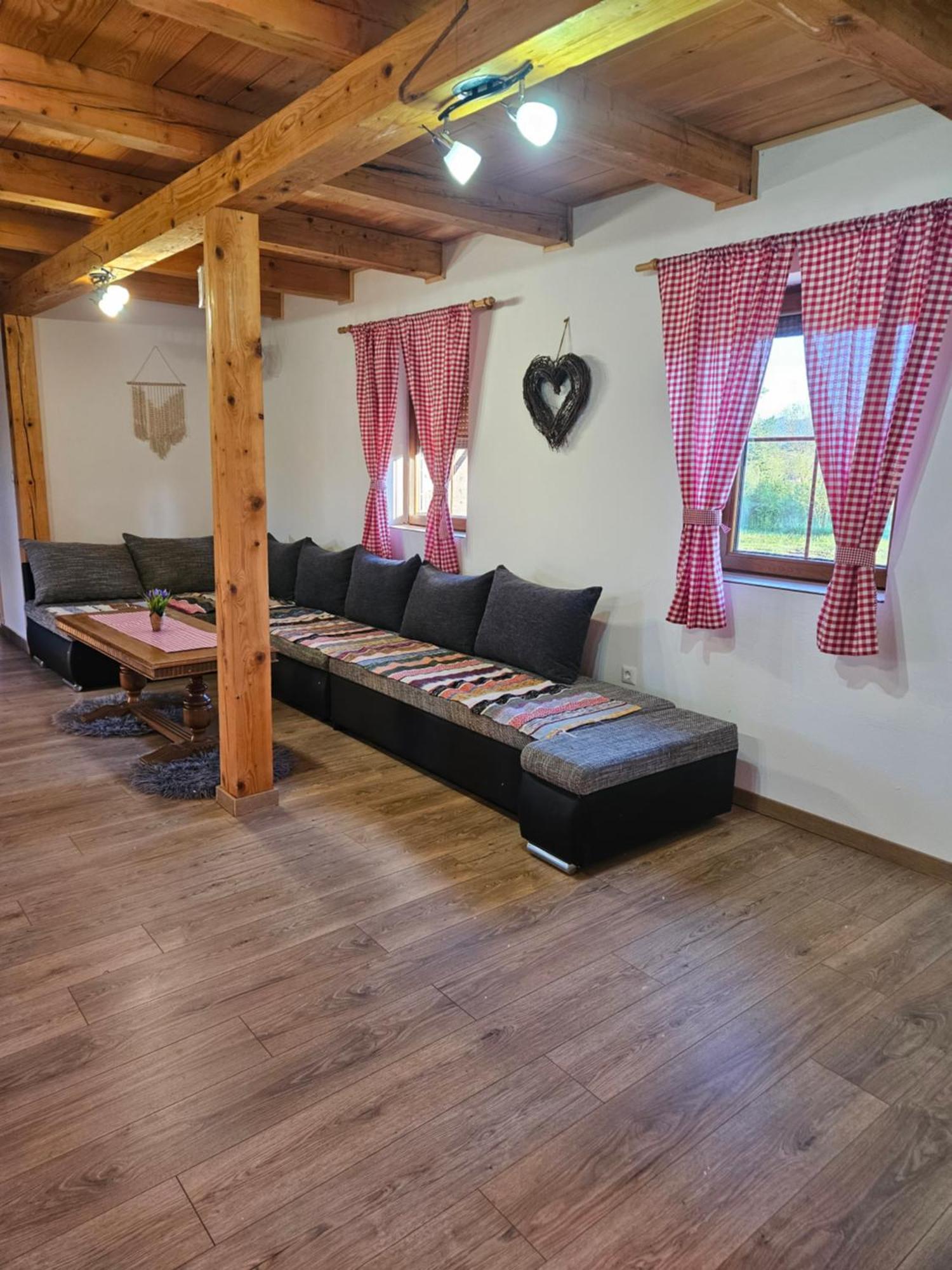Ruralna Kuca Za Odmor Lika Vila Lovinac  Exterior foto